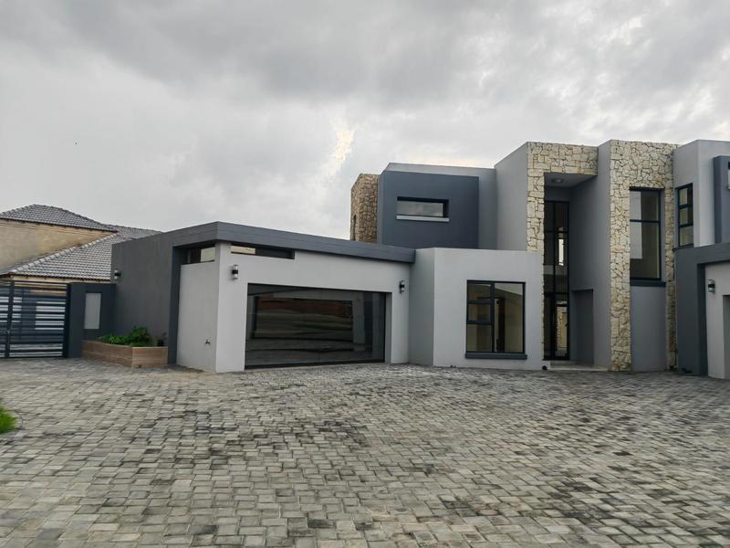 To Let 5 Bedroom Property for Rent in Six Fountains Residential Estate Gauteng