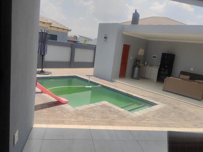 To Let 5 Bedroom Property for Rent in Six Fountains Residential Estate Gauteng