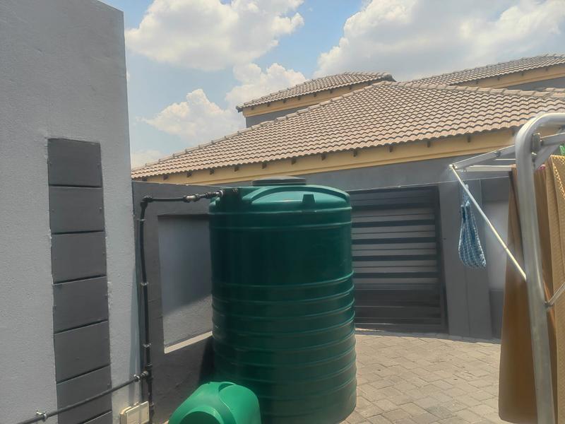 To Let 5 Bedroom Property for Rent in Six Fountains Residential Estate Gauteng