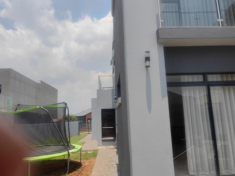 To Let 5 Bedroom Property for Rent in Six Fountains Residential Estate Gauteng