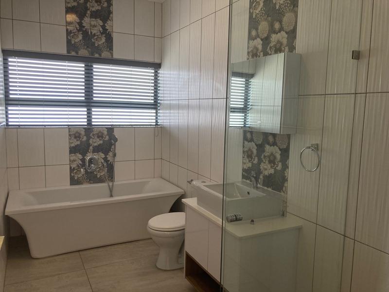 5 Bedroom Property for Sale in Six Fountains Residential Estate Gauteng