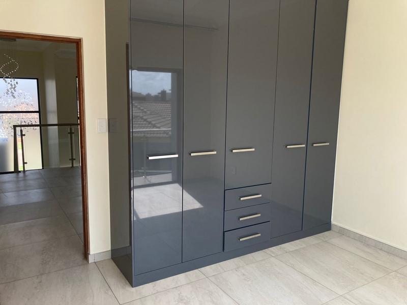 5 Bedroom Property for Sale in Six Fountains Residential Estate Gauteng