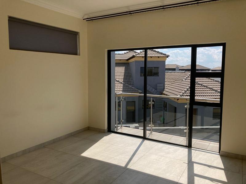 5 Bedroom Property for Sale in Six Fountains Residential Estate Gauteng