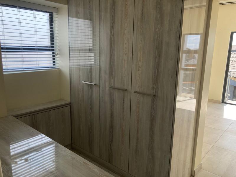 5 Bedroom Property for Sale in Six Fountains Residential Estate Gauteng