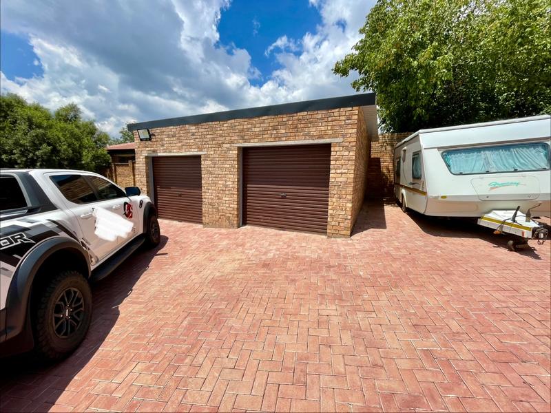 3 Bedroom Property for Sale in Noordheuwel Gauteng