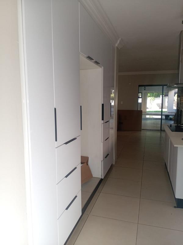 7 Bedroom Property for Sale in Midstream Estate Gauteng