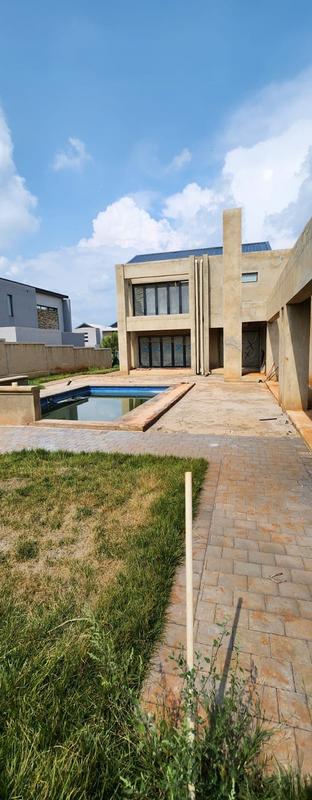 5 Bedroom Property for Sale in Serengeti Lifestyle Estate Gauteng