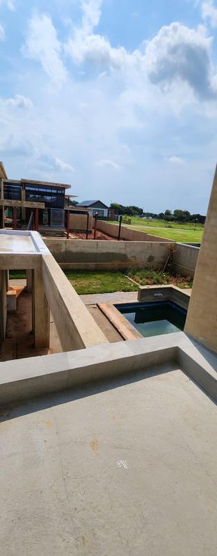 5 Bedroom Property for Sale in Serengeti Lifestyle Estate Gauteng