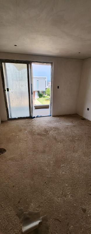 5 Bedroom Property for Sale in Serengeti Lifestyle Estate Gauteng