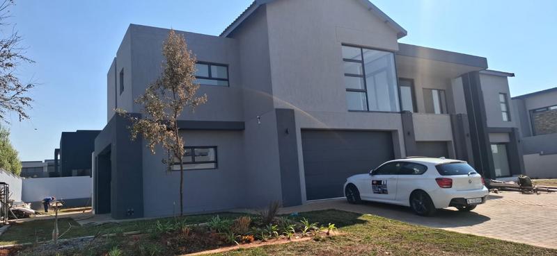 5 Bedroom Property for Sale in Serengeti Lifestyle Estate Gauteng
