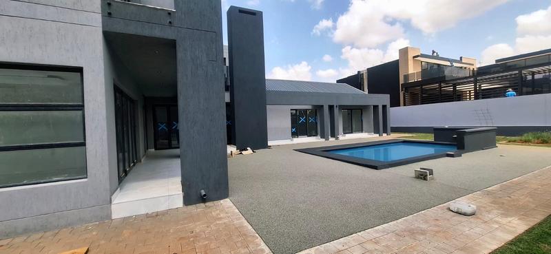 5 Bedroom Property for Sale in Serengeti Lifestyle Estate Gauteng