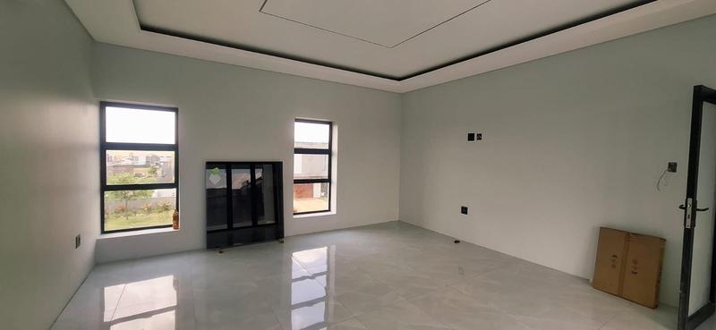 5 Bedroom Property for Sale in Serengeti Lifestyle Estate Gauteng