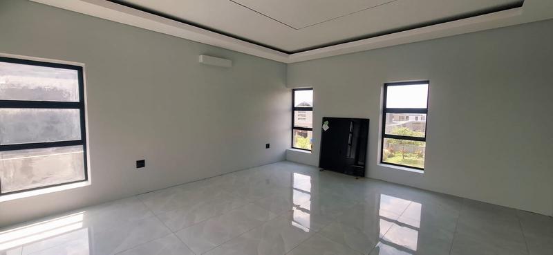 5 Bedroom Property for Sale in Serengeti Lifestyle Estate Gauteng