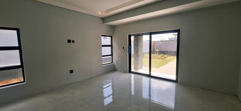 5 Bedroom Property for Sale in Serengeti Lifestyle Estate Gauteng