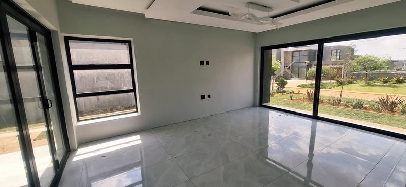 5 Bedroom Property for Sale in Serengeti Lifestyle Estate Gauteng