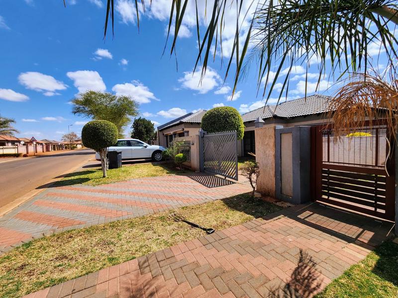 To Let 3 Bedroom Property for Rent in The Orchards Gauteng