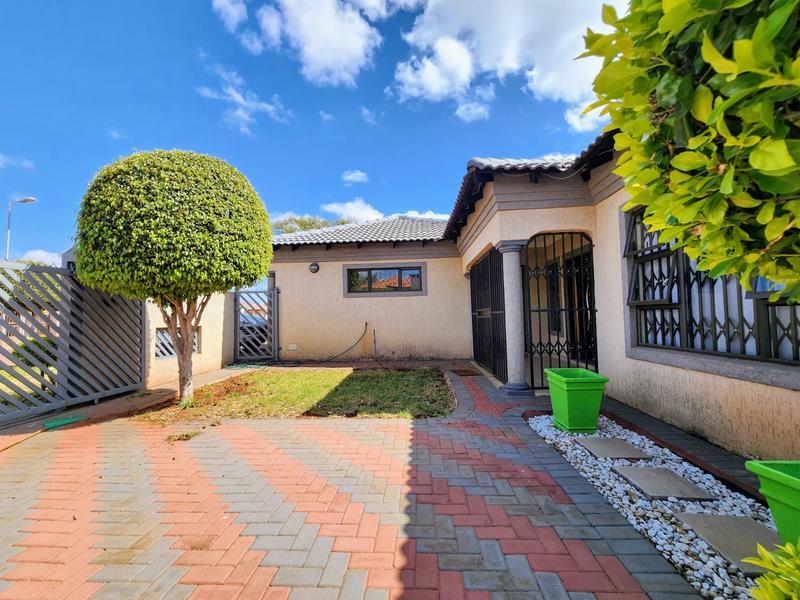 To Let 3 Bedroom Property for Rent in The Orchards Gauteng