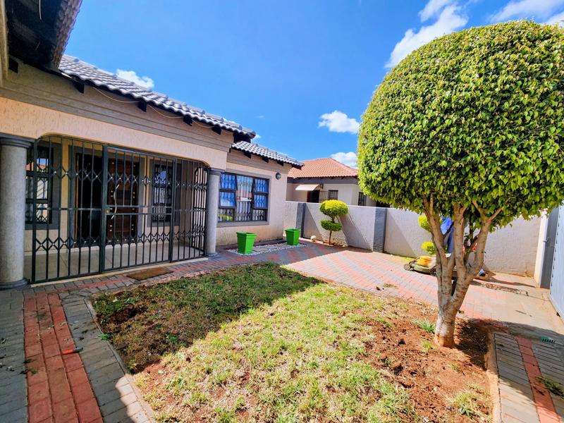 To Let 3 Bedroom Property for Rent in The Orchards Gauteng
