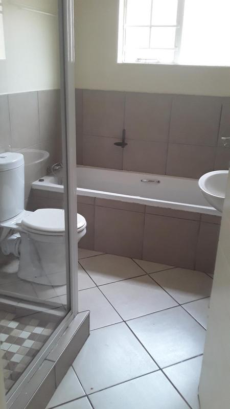 To Let 2 Bedroom Property for Rent in Stone Ridge Gauteng