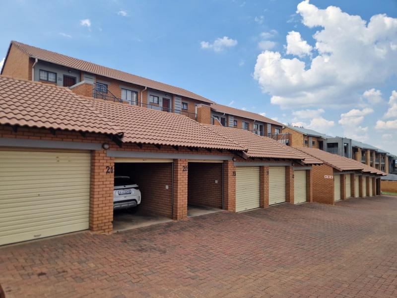 2 Bedroom Property for Sale in Noordwyk Gauteng