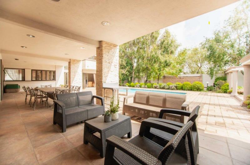 5 Bedroom Property for Sale in Dowerglen Gauteng