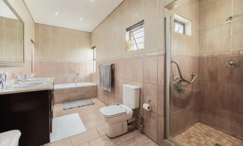 5 Bedroom Property for Sale in Dowerglen Gauteng