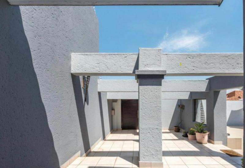 5 Bedroom Property for Sale in Dowerglen Gauteng