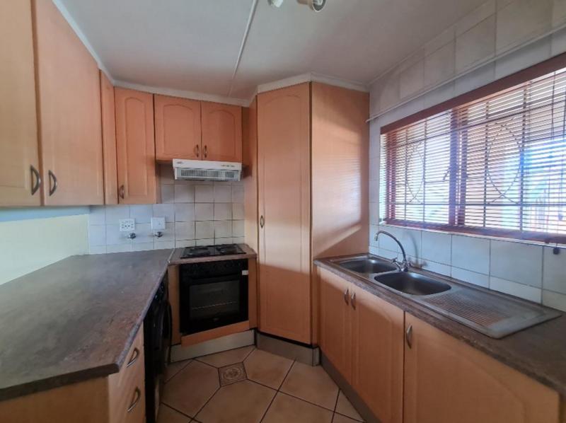 2 Bedroom Property for Sale in Dowerglen Gauteng