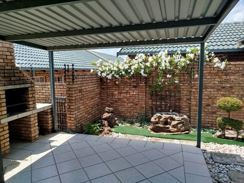 3 Bedroom Property for Sale in Amberfield Heights Gauteng