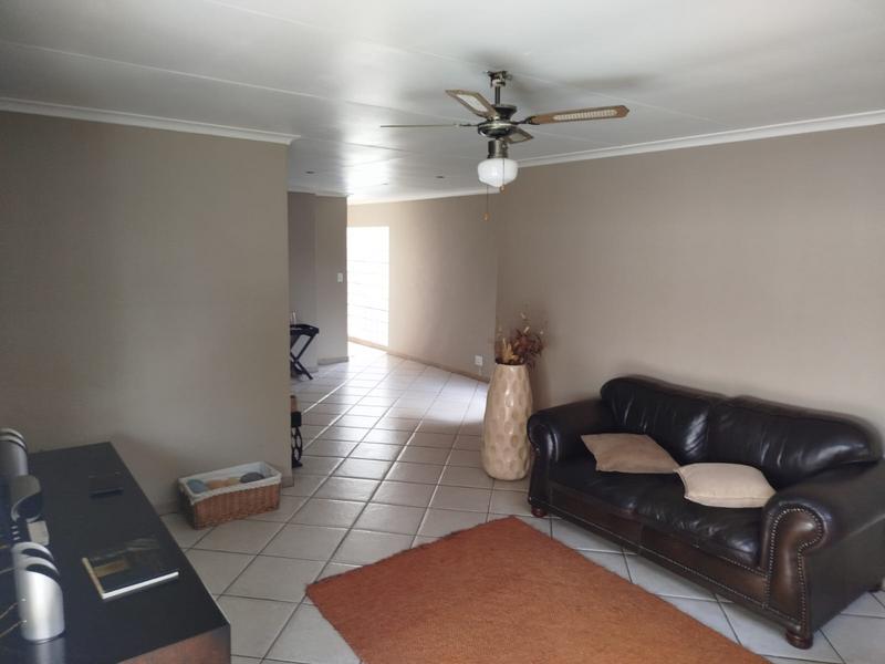 3 Bedroom Property for Sale in Amberfield Heights Gauteng