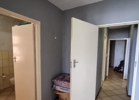 2 Bedroom Property for Sale in Sunnyrock Gauteng