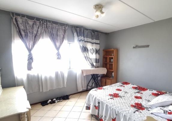 2 Bedroom Property for Sale in Sunnyrock Gauteng