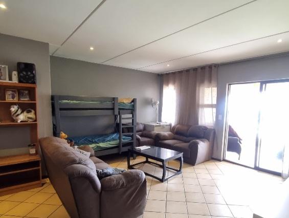 2 Bedroom Property for Sale in Sunnyrock Gauteng