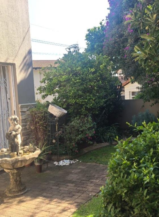 2 Bedroom Property for Sale in Sunnyrock Gauteng