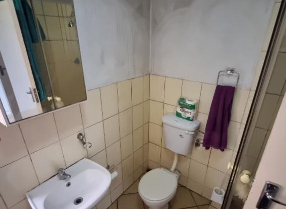 2 Bedroom Property for Sale in Sunnyrock Gauteng
