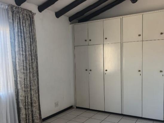 2 Bedroom Property for Sale in Sunnyrock Gauteng