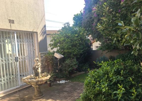 2 Bedroom Property for Sale in Sunnyrock Gauteng