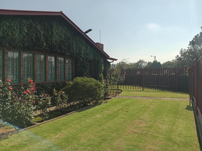 3 Bedroom Property for Sale in Vanderbijlpark CW 4 Gauteng