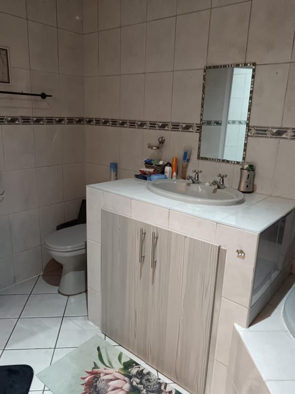 To Let 3 Bedroom Property for Rent in Eldoraigne Gauteng