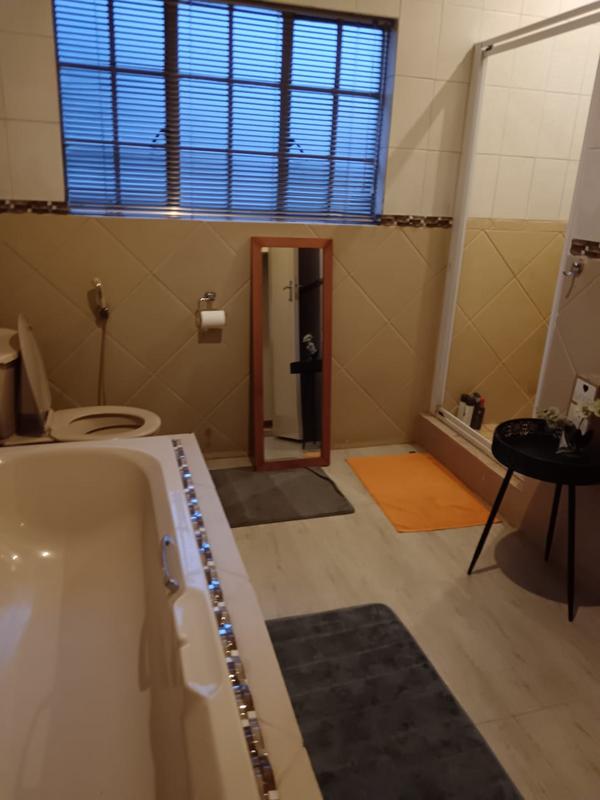 To Let 3 Bedroom Property for Rent in Eldoraigne Gauteng