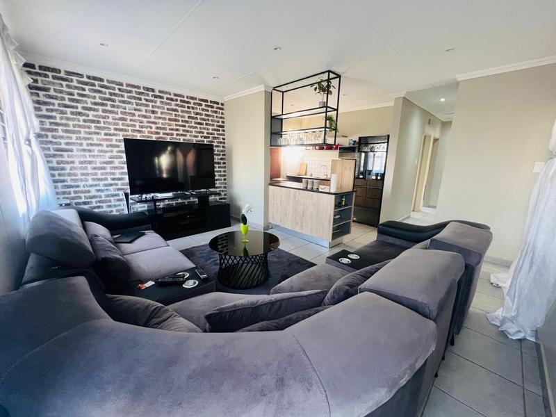 3 Bedroom Property for Sale in Lotus Gardens Gauteng