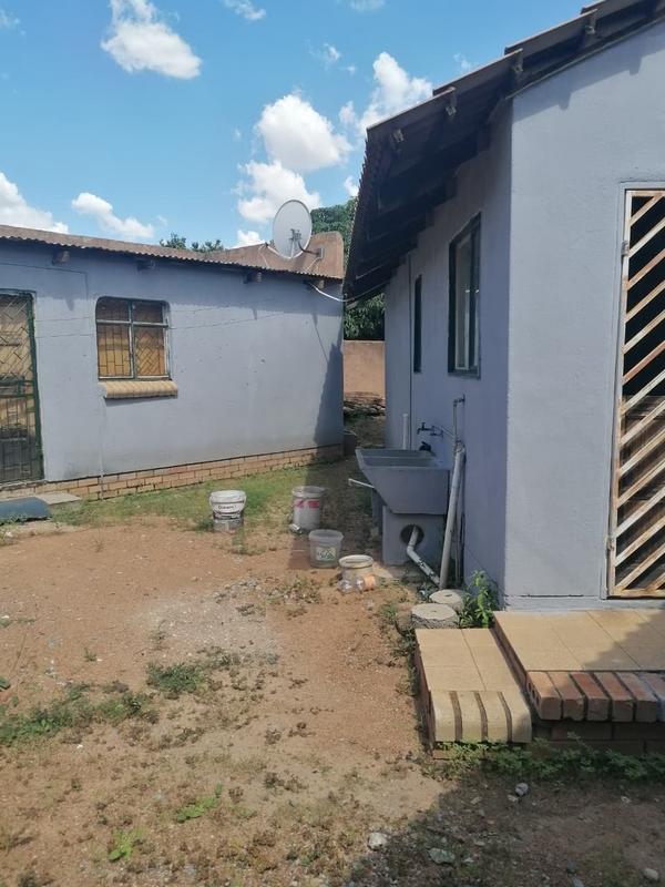 2 Bedroom Property for Sale in Soshanguve GG Gauteng