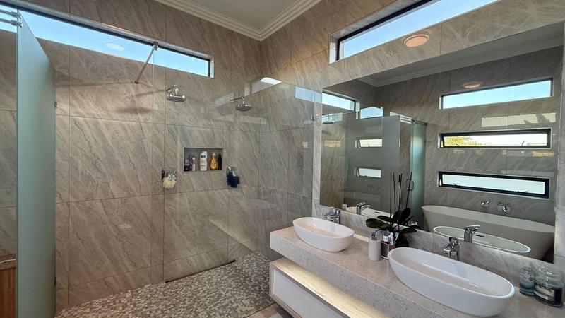 4 Bedroom Property for Sale in Copperleaf Estate Gauteng