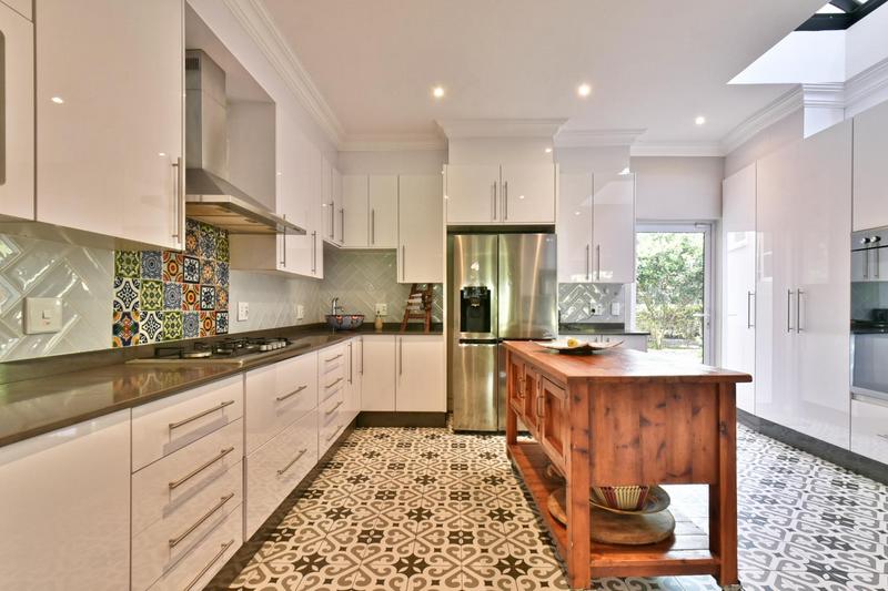 6 Bedroom Property for Sale in Emmarentia Gauteng