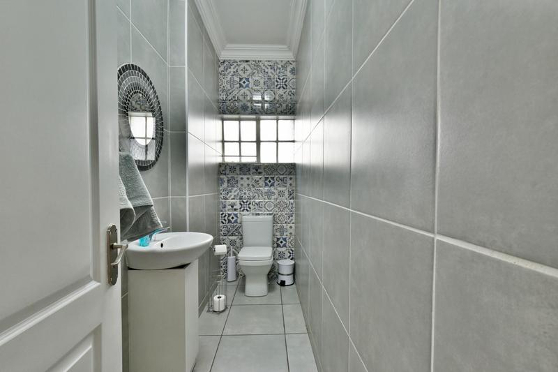 6 Bedroom Property for Sale in Emmarentia Gauteng