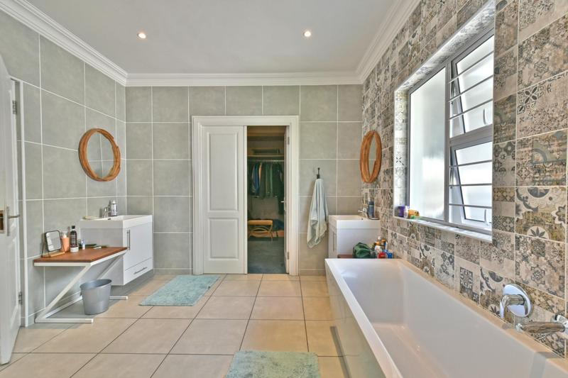 6 Bedroom Property for Sale in Emmarentia Gauteng