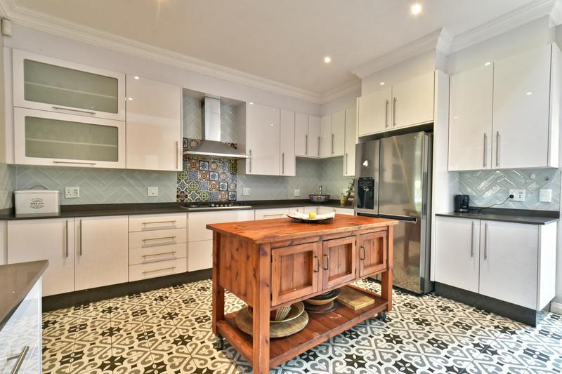 6 Bedroom Property for Sale in Emmarentia Gauteng