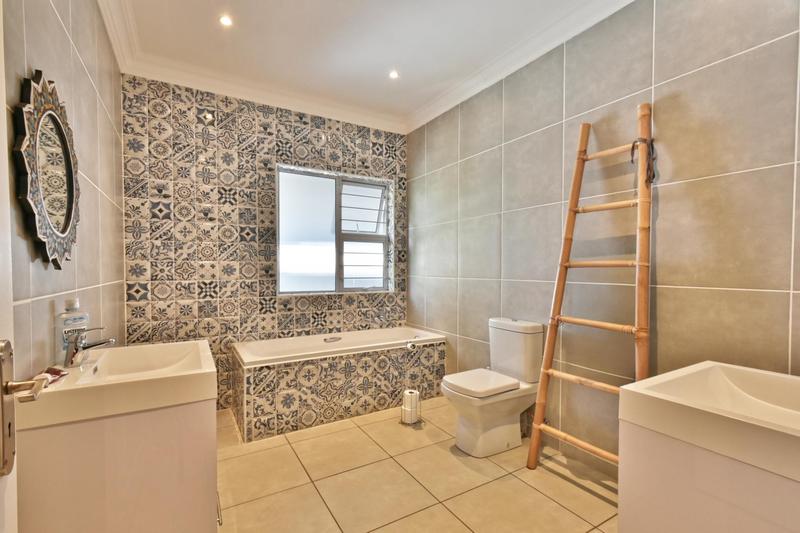 6 Bedroom Property for Sale in Emmarentia Gauteng