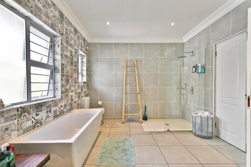 6 Bedroom Property for Sale in Emmarentia Gauteng