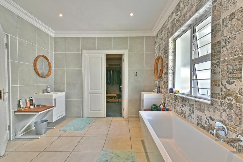 6 Bedroom Property for Sale in Emmarentia Gauteng